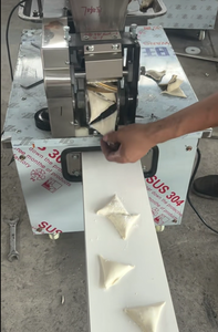 Machine à samosas et raviolis robuste de type 80 avec moules de formage à haute efficacité - Product Image 3