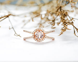 Anello Creativo a Linee Incrociate per Donne, Fascia Aperta Stratificata, Accessorio Gioiello per Outfit Quotidiani e Feste - Product Image 2