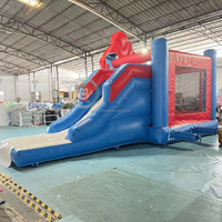Structure gonflable pour enfants sur le thème de Spiderman avec toboggan, jeux gonflables combinés, trampoline