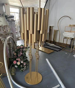 Centrotavola Decorativo in Metallo Dorato per Matrimoni e Feste - Product Image 3