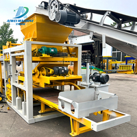 Machine de fabrication de blocs creux et pleins QT4-15 de 8 et 6 pouces avec contrôle PLC au Haïti