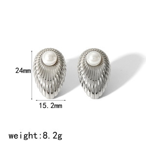 ต่างหูมุกเปลือกหอยสแตนเลสชุบทอง 18k แบบฝังขอบ ดีไซน์ทันสมัยสำหรับผู้หญิง - Product Image 4