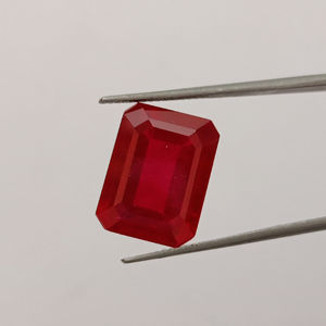Rubí Cultivado en Laboratorio, Corte Esmeralda, Gema Suelta, Rojo Intenso, Calidad Premium, Piedra Sintética para Joyería, Hecho a Mano - Product Image 1