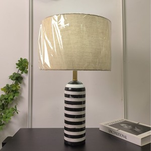 Lampe de table à base en marbre rayé noir et blanc, source lumineuse LED, ampoule E27, commande par interrupteur, lampe de bureau décorative minimaliste - Product Image 2