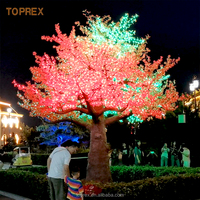Grand arbre lumineux à LED à couleur changeante pour l'extérieur Arbre changeant de couleur en métal pour les décorations de parcs à thème de Noël