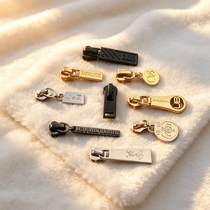 Deslizadores de Cremallera de Aleación de Zinc con Logotipo Personalizado, Tiradores Metálicos Sin Níquel para Bolsas de Ropa y Equipaje - Product Image 3