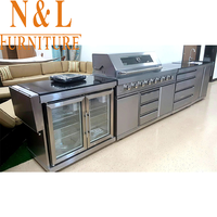 Four et grilles d'extérieur en acier inoxydable, gril à l'extérieur, île brûlant, meubles de cuisine intégrés, avec comptoir