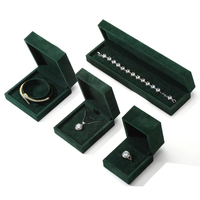 Vente en gros de boîte à bijoux luxe en velours avec logo personnalisé emballage rectangle en plastique pour bracelet, boucle d'oreille, collier, bague et bijoux