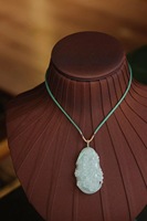 Présentoirs à bijoux de luxe Fandiji certifiés FSC pour colliers et pendentifs, couleur personnalisée, velours, grande taille