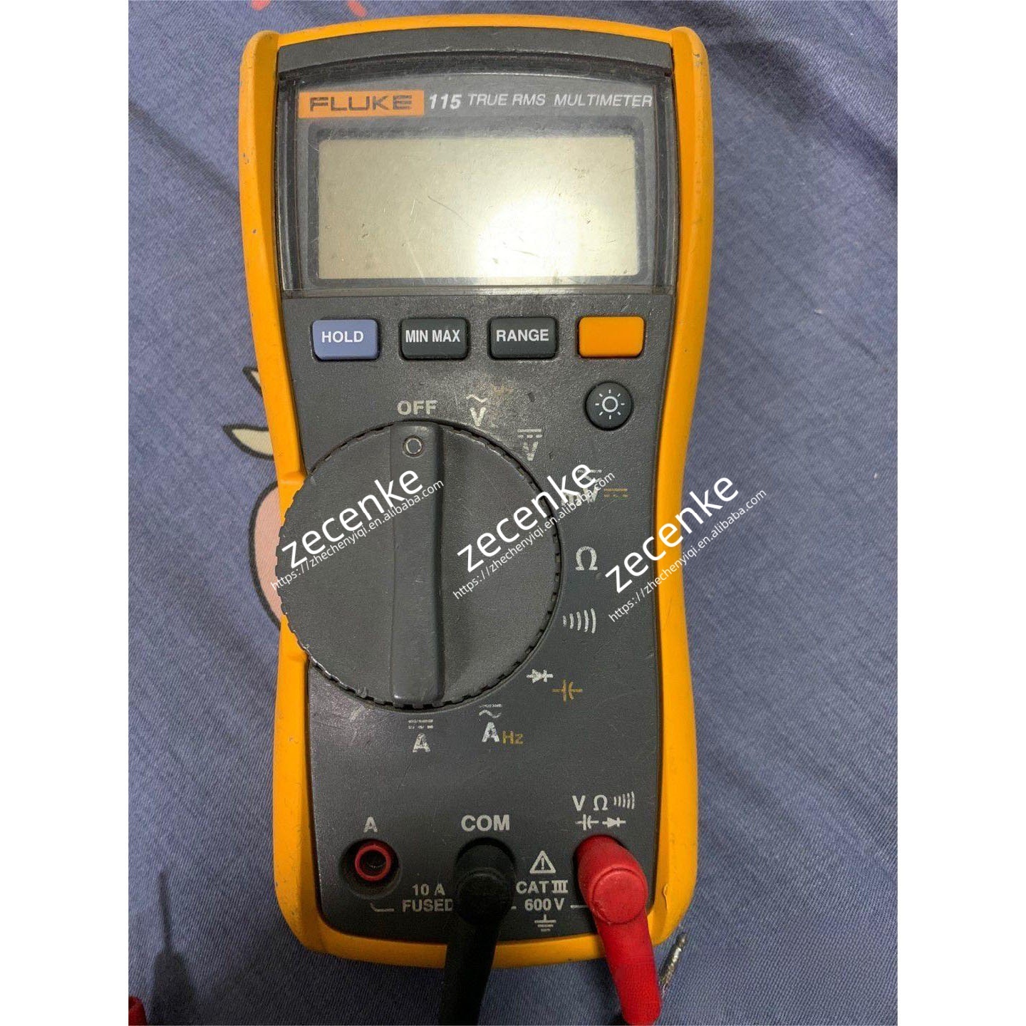 Fluke 117 True RMS Digital Multimeter With Non-Contact Voltage Detector Cat Iii 600v 10a