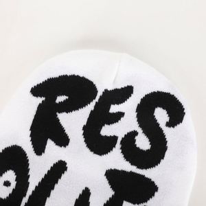 Bonnet jacquard avec impression graphique personnalisée, casquette en tricot avec étiquette tissée, bonnet d'hiver unisexe en acrylique, casquette hip-hop - Product Image 4