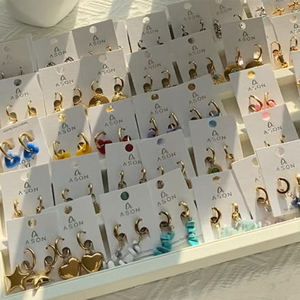 Boucles d'oreilles créoles minimalistes en acier inoxydable plaqué or 18 carats, hypoallergéniques, motif bambou, pour femmes, vente en gros - Product Image 1