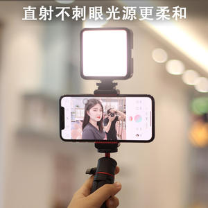 Портативная тройная тепловизионная камера ViJim VL81 с двухцветной подсветкой, популярная для съемок на открытом воздухе и в условиях ограниченного освещения. - Product Image 5