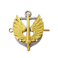 Badge de revers 3D personnalisé en métal, bicolore or et argent, en alliage de zinc moulé sous pression, emblème émaillé souple, broche pour costume et uniforme