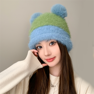 2024 inverno bel design orso molto morbido Fuzzy lavorato a maglia caldo con risvolto spesso cuffia berretto con due palle di pelliccia - Product Image 1