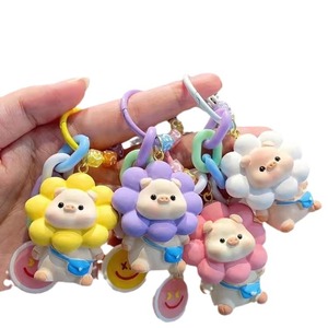 Nouveaux accessoires de pendentif de sac porte-clés amoureux de porcelet de tournesol mignon - Product Image 1