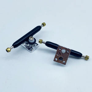 Raw Alloy 34mm Reverse Kingpin 指板滑板车轴，带旋转杯 - Product Image 3