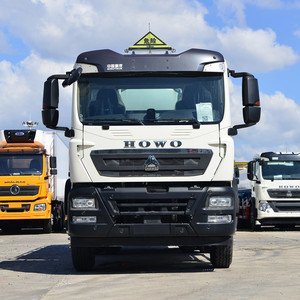 10 roues diesel 8L 4000 litres capacité de <span class=keywords><strong>volume</strong></span> de charge réservoir d'huile <span class=keywords><strong>camion</strong></span>-<span class=keywords><strong>citerne</strong></span> de carburant - Product Image 1