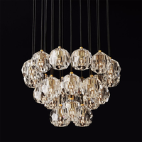 Lustres modernes de luxe léger pour salons, escaliers, salles à manger, hôtels. Lampes en cristal et en cuivre, fabrication sur mesure directe d'usine.