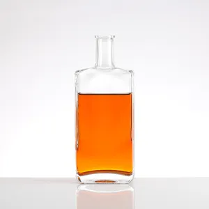 工厂价格定制尺寸500毫升750毫升透明伏特加威士忌玻璃瓶