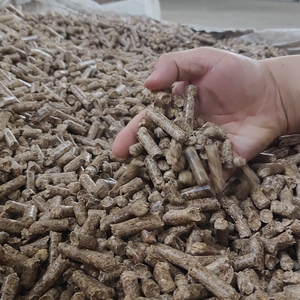 Vendita Diretta Dalla Fabbrica <span class=keywords><strong>Pellet</strong></span> di Legno ad Alto Potere Calorifico con Contenuto di Ceneri Inferiore all'1% Combustibile a Biomassa - Product Image 5