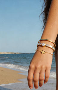 Nouveau design, bracelet fleur en acier inoxydable plaqué or 18 carats poli miroir avec zircone cubique et coquillage pour femmes et jeunes filles - Product Image 3