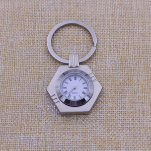 Relógio em relevo 3D personalizado de alta qualidade chaveiro em liga com couro/metal - Product Image 4