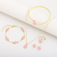 Pendientes de Cinco Pétalos, Anillo de Trébol de Cinco Hojas, Pulsera, Collar - Juego de Cinco Piezas, Juego Decorativo de Flores de Cinco Hojas para Mujer