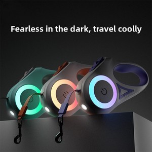 Laisse pour <span class=keywords><strong>chien</strong></span> rétractable automatique en ABS durable et lumineuse, anti-traction, résistante aux chocs, avec lumières pour la promenade des chiens - Vente en gros - Product Image 2