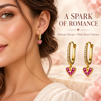 Boucles d'oreilles créoles fines plaquées or avec zircons cubiques et breloques cœur rose – Cadeau tendance pour mariage et fête pour femme – Bijoux de mode