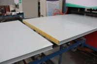 Panel Sandwich Logam Terisolasi Tipe Tongue&Groove Tahan Api Tahan Air Pemasangan Cepat Atap Dinding Prefabrikasi