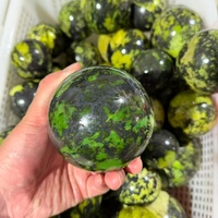 Vente en gros de boules de cristal d'opale verte naturelle, pierre de guérison Reiki, sphère de 5 à 10 cm, polie pour la méditation, décoration spirituelle