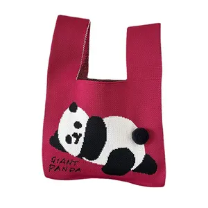 Borsa a mano spessa invernale simpatico cartone animato stile Panda unico tessuto a maglia Mini borsa da polso per i regali