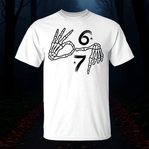 Camiseta Six Seven 6 7 Skeleton Hand Halloween, talla mediana, blanca - Product Image 3