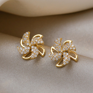 Orecchini a Perno a Forma di Girandola per Donne, Accessori Minimalisti alla Moda per Uso Quotidiano - Product Image 4