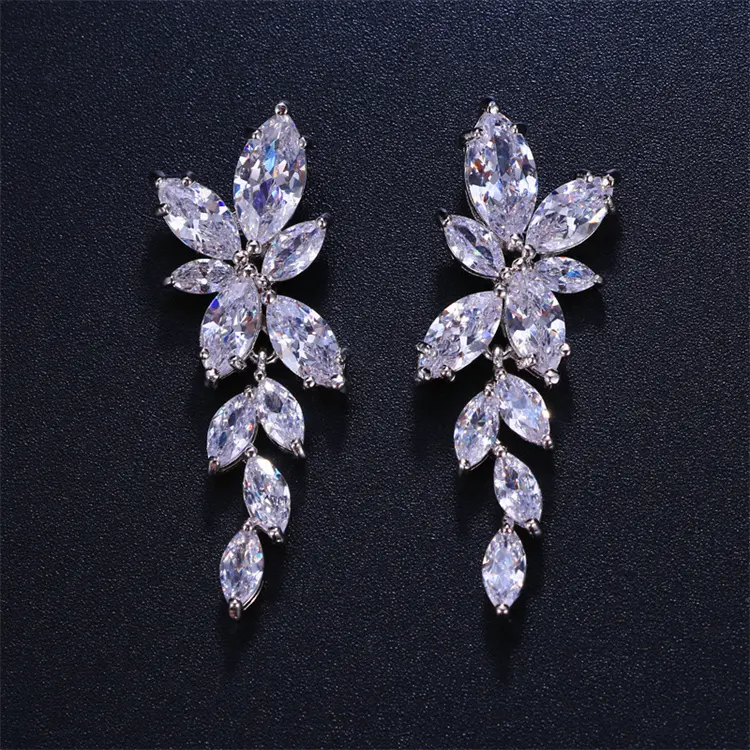 Hot Selling Elegant Chandelier 3A Cubic Zirconia Shiny Leaf Crystal Long Drop Bridal Prom Earring For Wedding