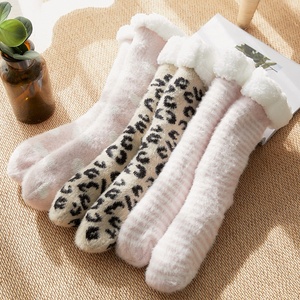 Calzini Invernali da Donna e Ragazze, Caldi e Spessi, in Tessuto Leopardato <span class=keywords><strong>con</strong></span> Fodera in <span class=keywords><strong>Pile</strong></span>, Antiscivolo per Interni - Product Image 2