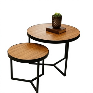 Table basse moderne avec plateau en marbre et base dorée, design incurvé, mobilier minimaliste pour salon - M.F. Modèle d'exportations internationales - Product Image 1