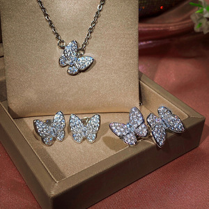Set di Tre Accessori a Forma di Farfalla per Donne, Moda Semplice per Uso Quotidiano, Set Coordinato - Product Image 1