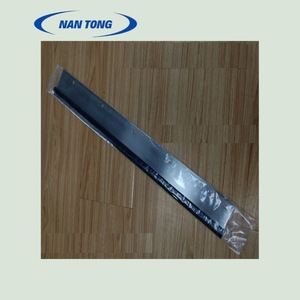 ใบปาดหมึกยางเหล็ก 5 รู ขนาด 500 มม. ยี่ห้อ Nantong GTO46 สำหรับทำความสะอาดหมึกเครื่องพิมพ์ - Product Image 4