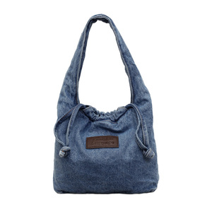Sac à bandoulière Harajuku en jean avec autocollants, style coréen décontracté pour le quotidien et les trajets, collection Printemps 2026 - Product Image 2