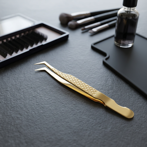 Pinzas para Cejas de Acero Inoxidable Duradero con Punta Inclinada, Herramienta de Maquillaje Premium, Marca Personalizada, Modelo Pakistán 250 - Product Image 3
