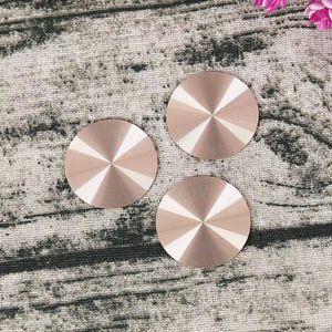 Bouton en aluminium anodisé grain CD brillant personnalisé avec logo pour écouteurs Bluetooth, haut-parleurs et interrupteurs - Product Image 5