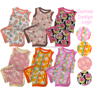 Set di <span class=keywords><strong>Abbigliamento</strong></span> Estivo Personalizzato per Bambine, Due Pezzi Senza Maniche, Canotta e Pantaloncini con Stampa Floreale e Sorriso - Product Image 1