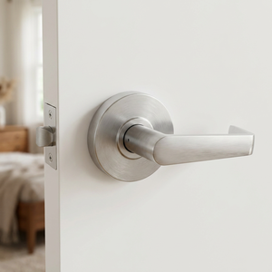 Serrure cylindrique de porte commerciale de grade 2 avec clé, en acier inoxydable 304, pour porte ASA 4-7/8" avec gâche, finition chrome satiné - Product Image 3