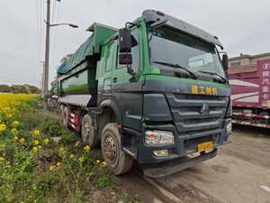 Camion benne basculante d'occasion Sinotruk HOWO 371 40-60 tonnes 6X4/8X4 A7/T7 10/12 18-25m³ pour travaux lourds - Product Image 2