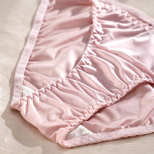 Culottes pour femmes en soie glacée Taille moyenne Culotte triangle à nœud avec entrejambe en coton, Sous-vêtements sexy confortables pour filles - Product Image 4