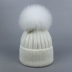 Automne et hiver extérieur chaud grand renard boule de fourrure tricot chapeau femmes enfants chapeau chapeau d'hiver - Product Image 1