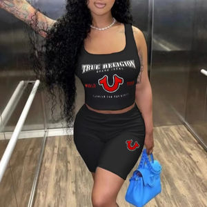 طقم صيفي C1025 من قطعتين للنساء، توب بدون أكمام وشورت بنقشة مصممة، مجموعة مضلعة - Product Image 1