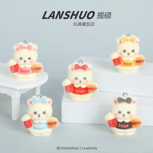 Llavero de peluche de oso KFC, miniatura 3D, de resina plástica flocada, decoraciones para el interior del coche, para niños de 8 a 13 años - Product Image 4